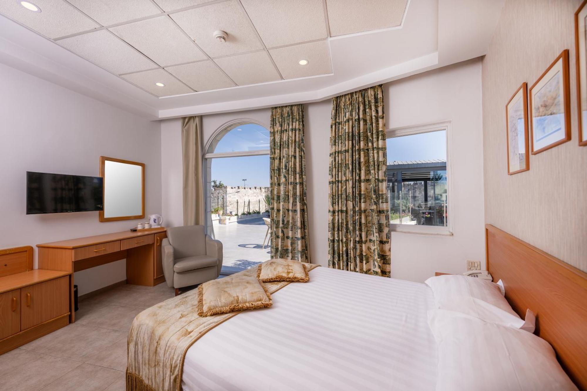 Golden Walls Hotel Йерусалим Екстериор снимка