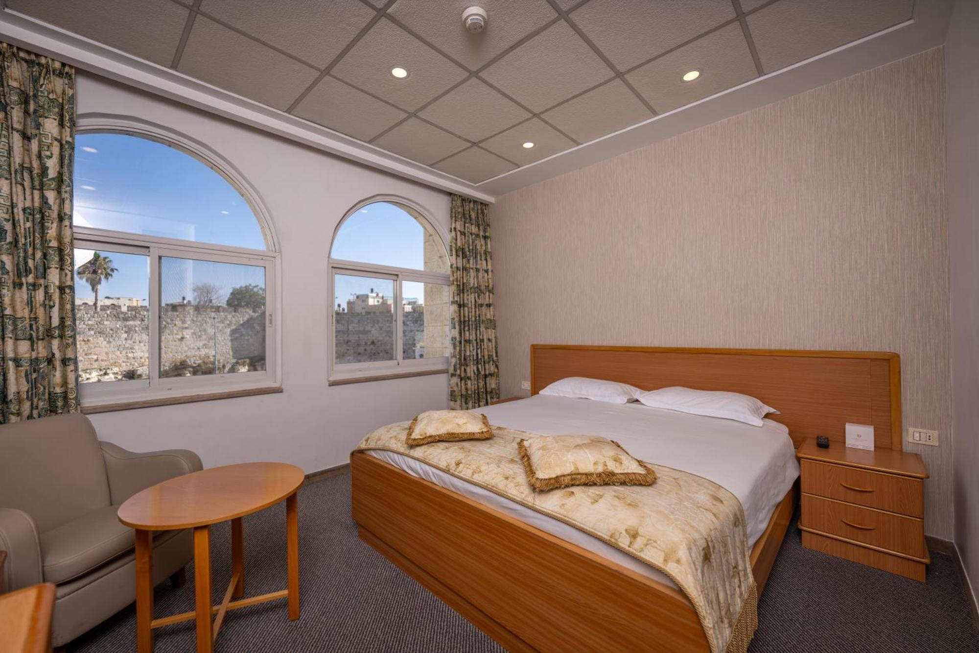 Golden Walls Hotel Йерусалим Екстериор снимка