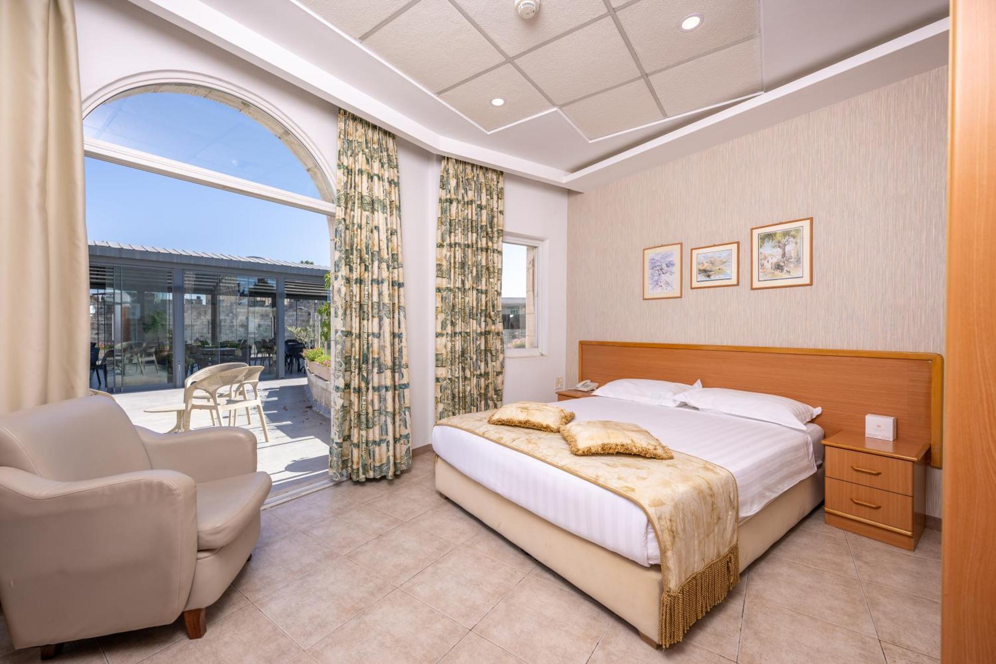 Golden Walls Hotel Йерусалим Екстериор снимка