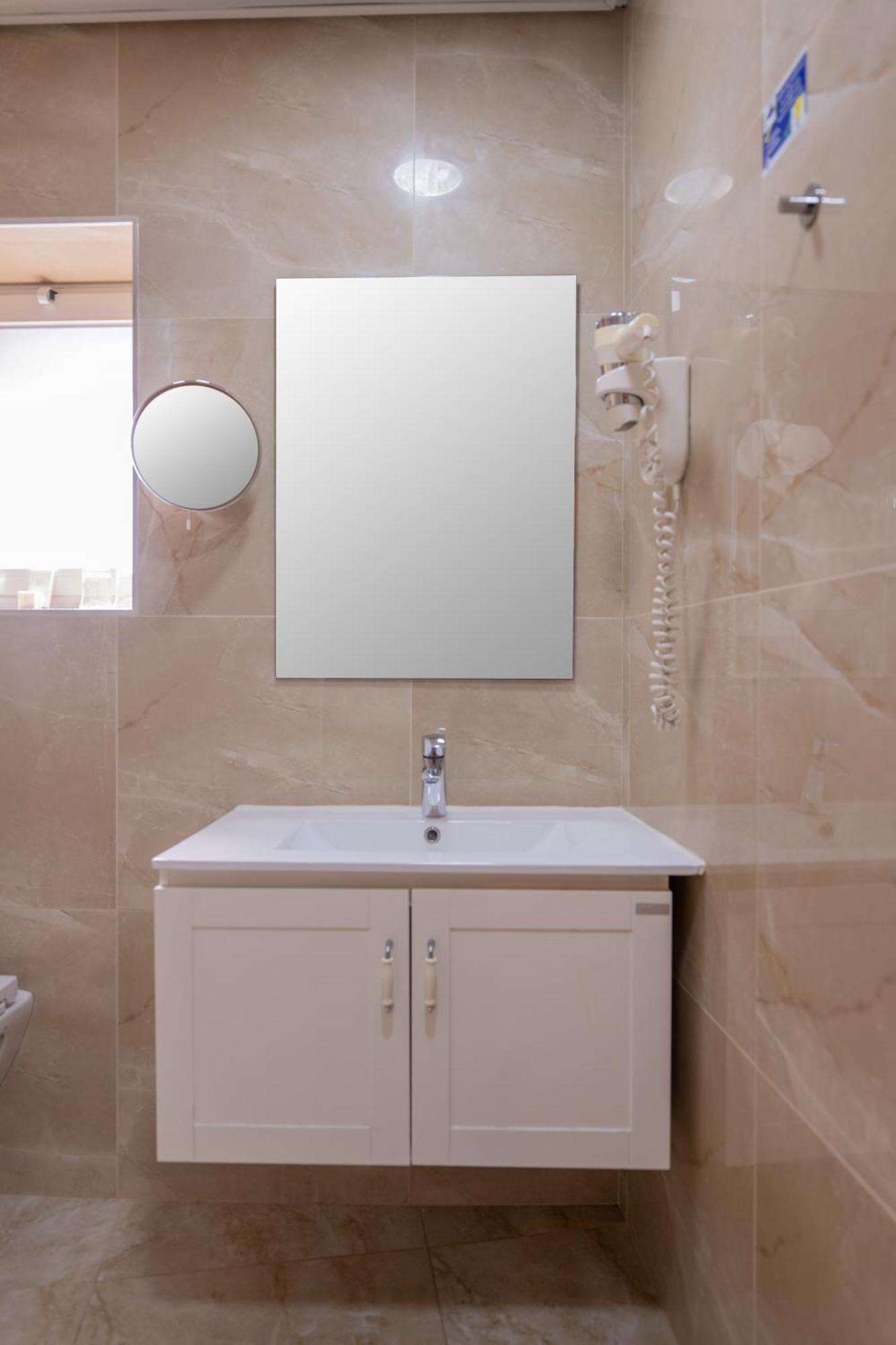 Golden Walls Hotel Йерусалим Екстериор снимка