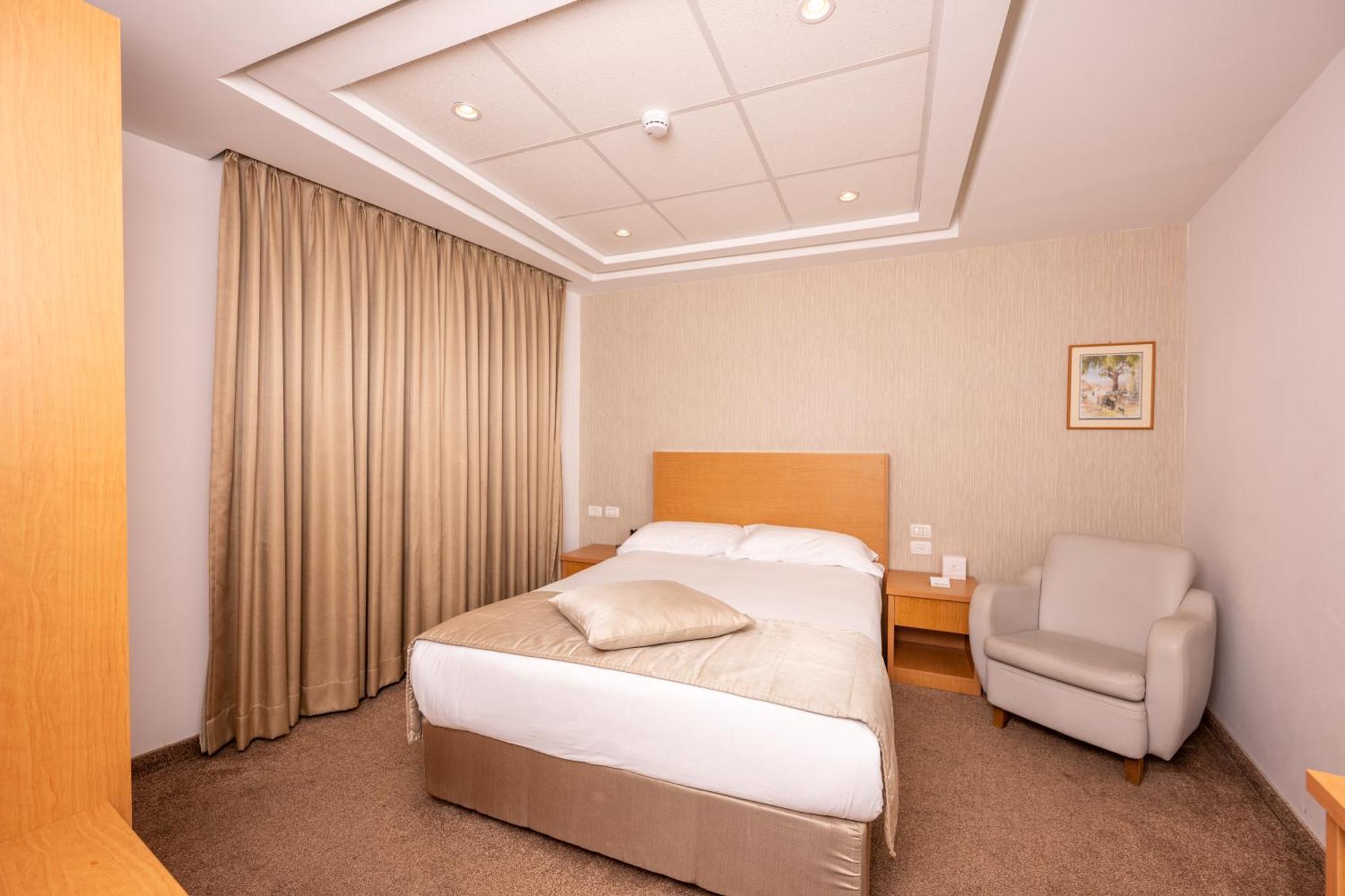 Golden Walls Hotel Йерусалим Екстериор снимка